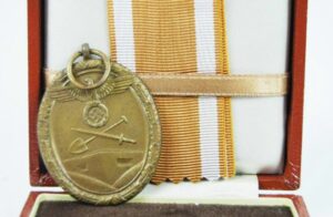 Estuche con la Medalla del Muro Occidental